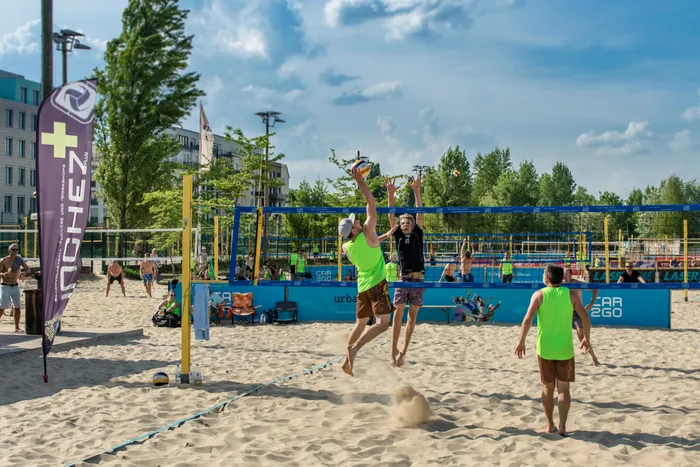 Beachvolleyball im Feriencamp