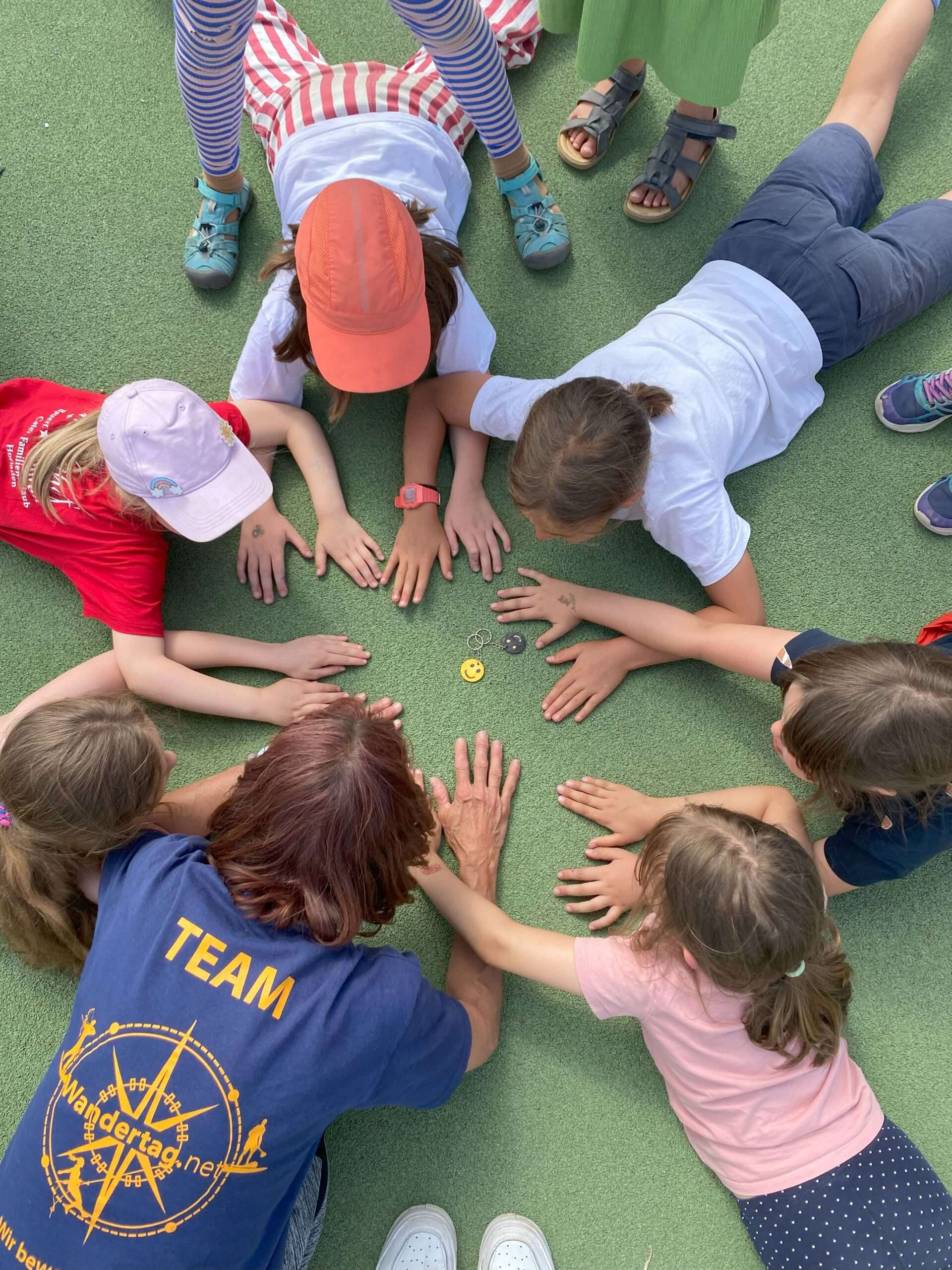 Kin-Ball –  Die perfekte Sportart für Teamgeist und Fairness im Schulalltag